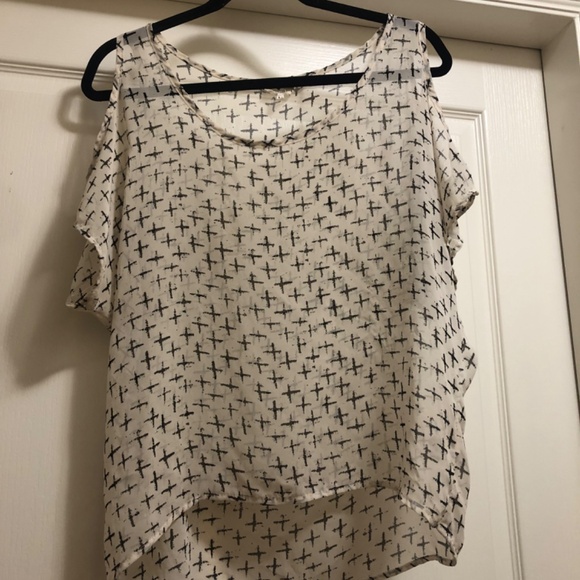 one clothing Tops - Women’s sheer blouse with peekaboo shoulders size M EUC